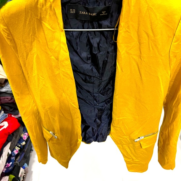 ZARA SALE  yellow coat 🧥 - Picture 3 of 3